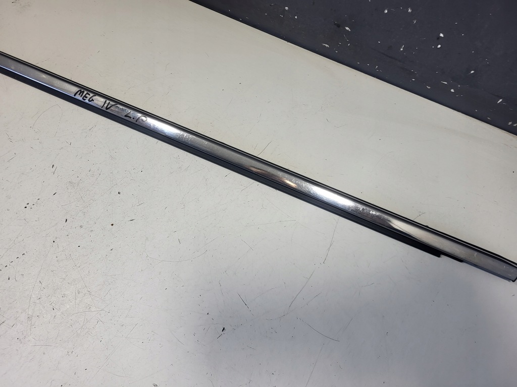 фото №3, Молдинг ущільнювач двері лівий перед renault megane iv kombi