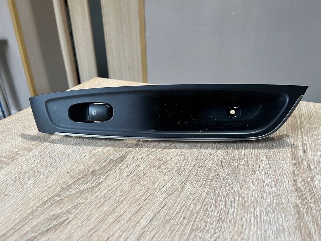 фото №1, 122 renault koleos ii панель переключатель окон w22232-zg000