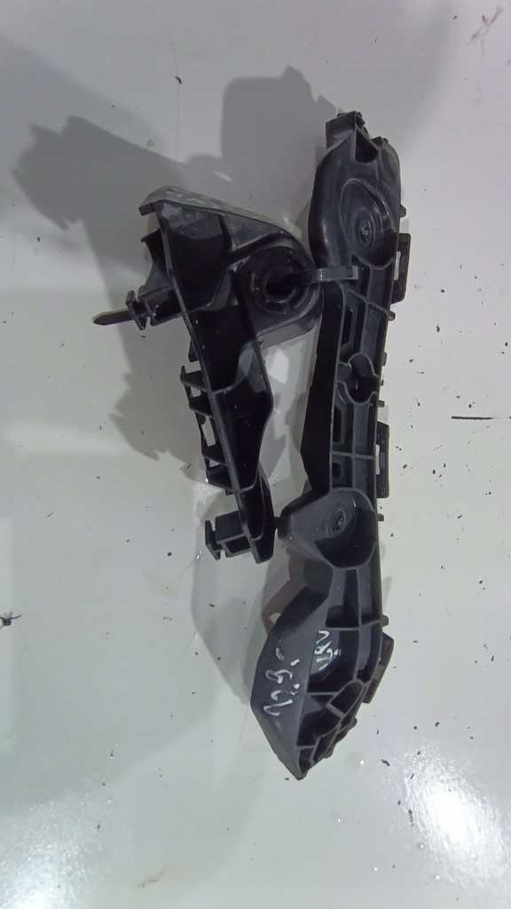 фото №1, Corolla e21 хэтчбек направляющая задний задняя правый