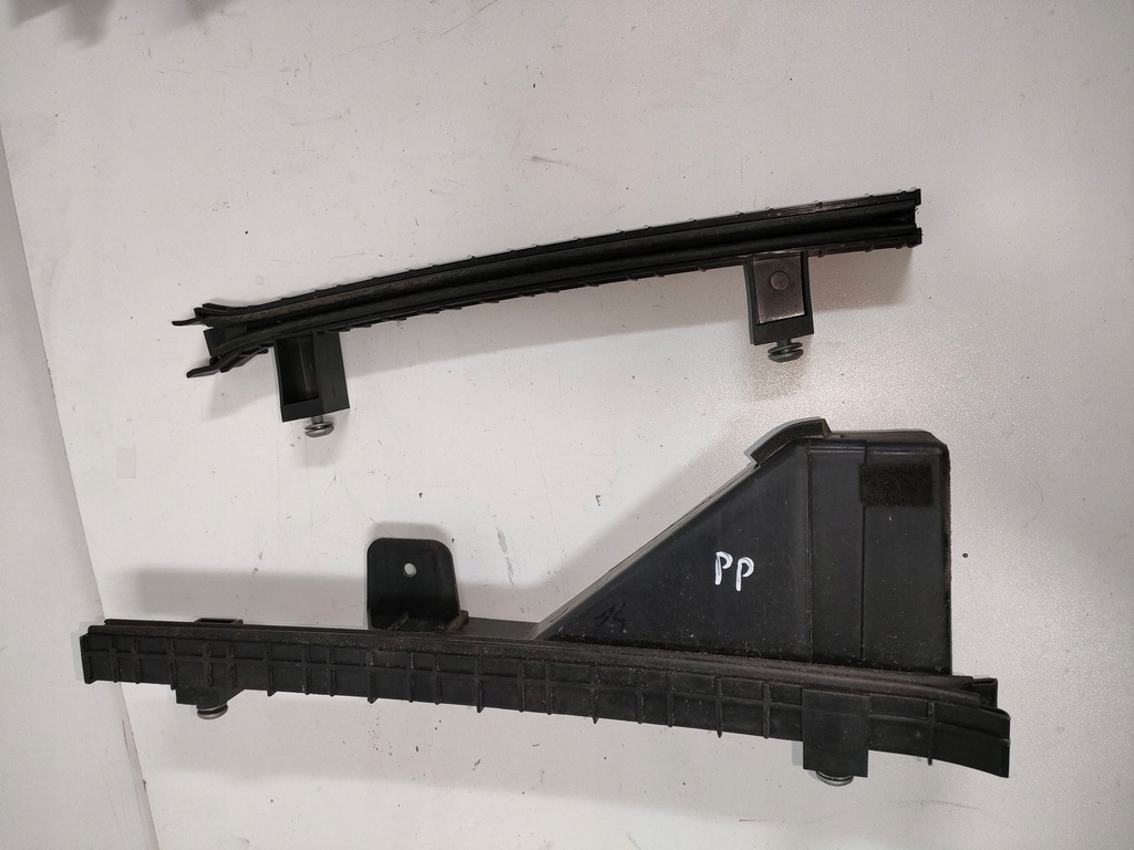 фото №1, Fiat panda ii 2 напрямні скло двері правий перед