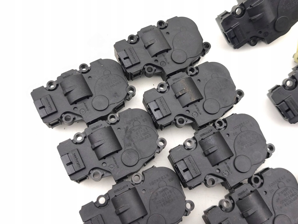 Купити Mercedes-benz gle w167 моторчик кришка обдув 2020 egp0034