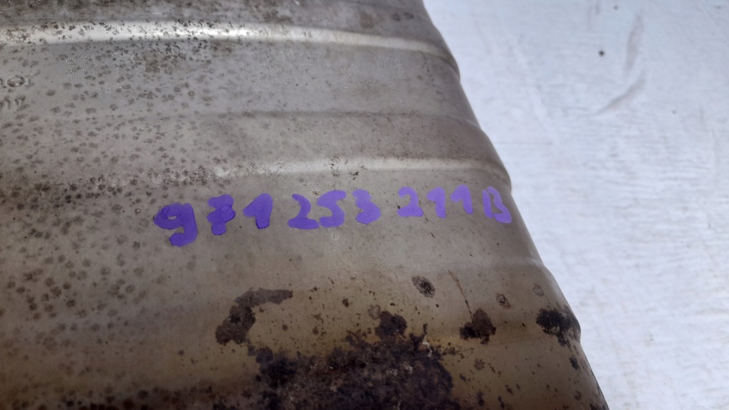 фото №10, Porsche panamera 971 16-21 turbo гасник середній 971253211b usa