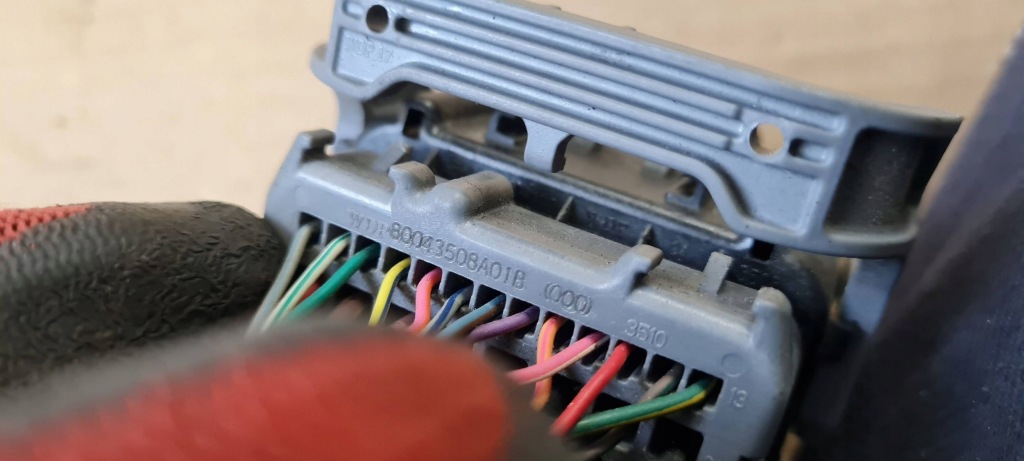 Chrysler pacifica 2022 штекер колодка соединитель jeep dodge 80043508a01b Недорого