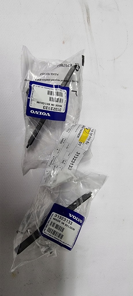 фото №1, Кронштейн датчика паркування задня volvo 31323133