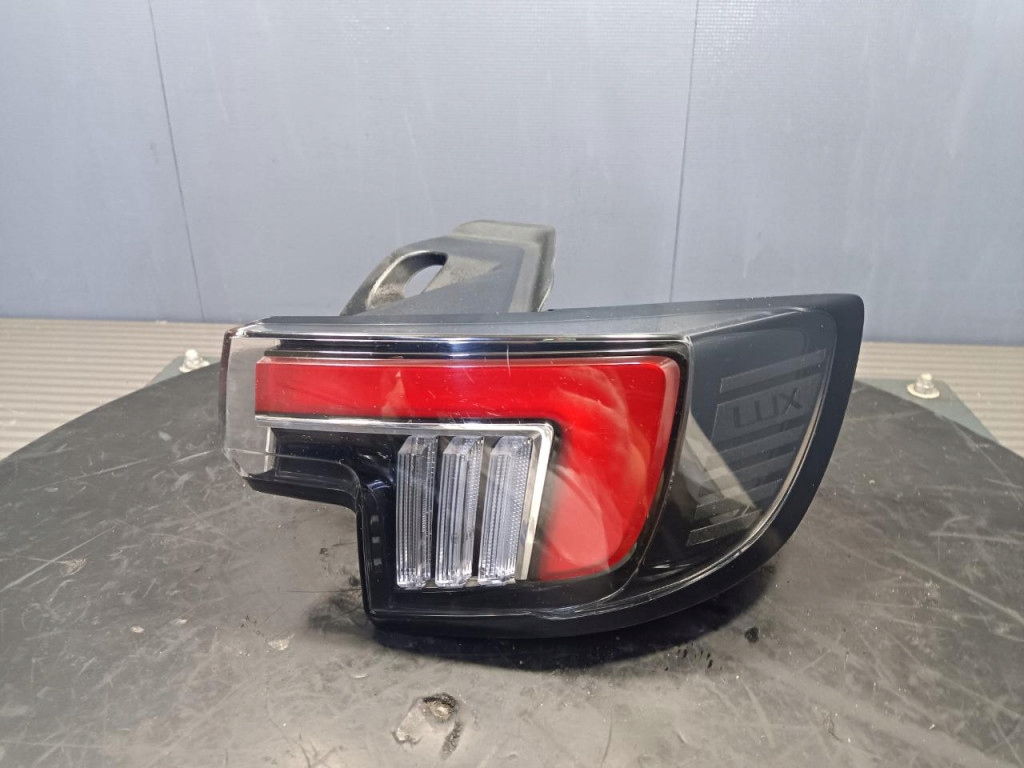 фото №1, Opel mokka ii b лампа задняя правая наружная 9833721880