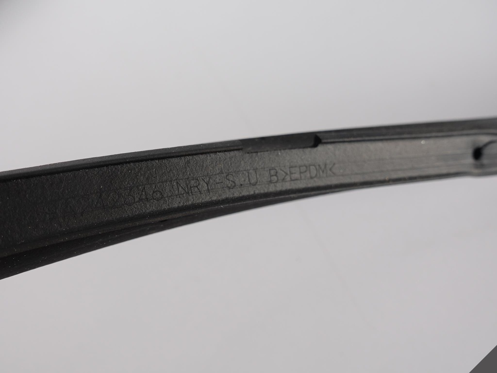 фото №10, Lexus nx 14-21 резиновый элемент прокладка дверь правая перед