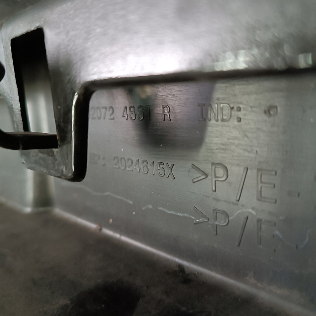 фото №13, Бампер перед dacia duster ii решётка радиатора 620221776r