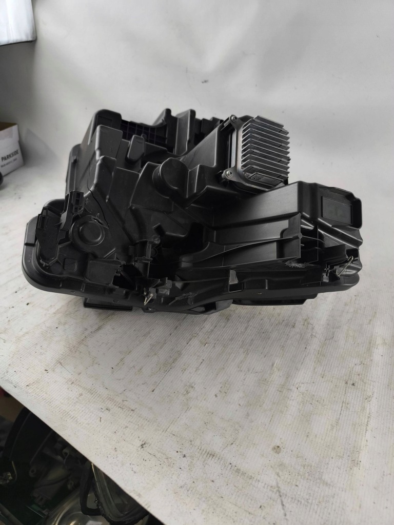 Tesla model y juniper 2025- фара правый  full led - европа Доставка