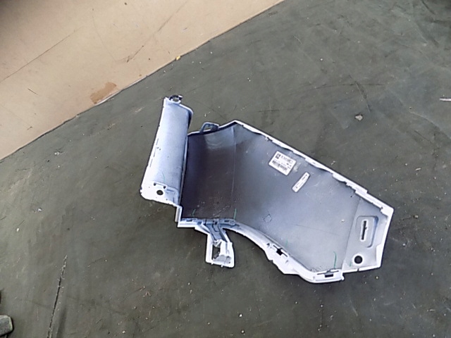 фото №6, Кутик бампера лівий задня peugeot 5008 ii 9814607277 накладка