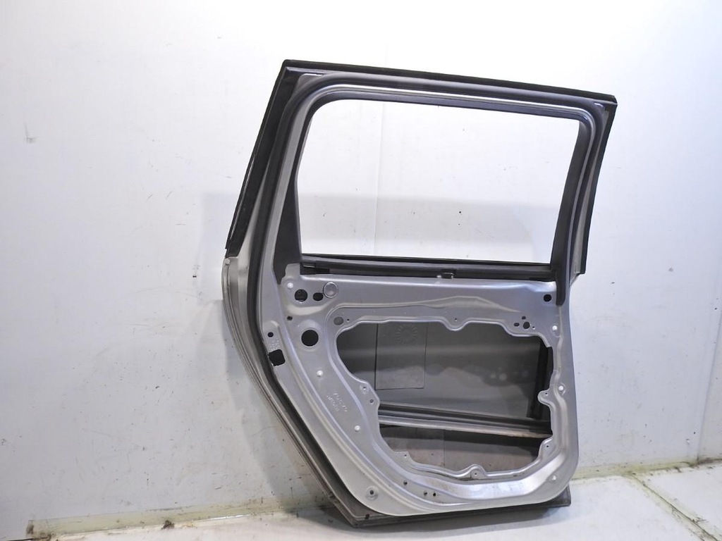 фото №9, Двері лівий задня 426-26 volvo v70 iii