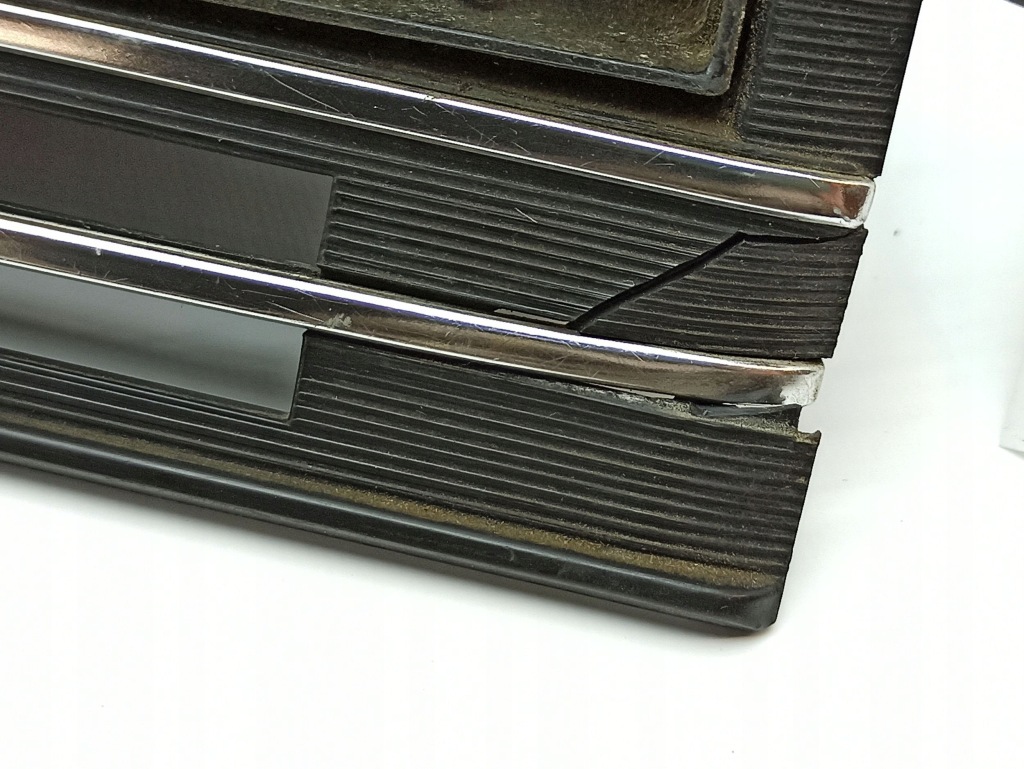 Рамка панель вентиляции mercedes-benz compakt w115 1158300003 в Украине