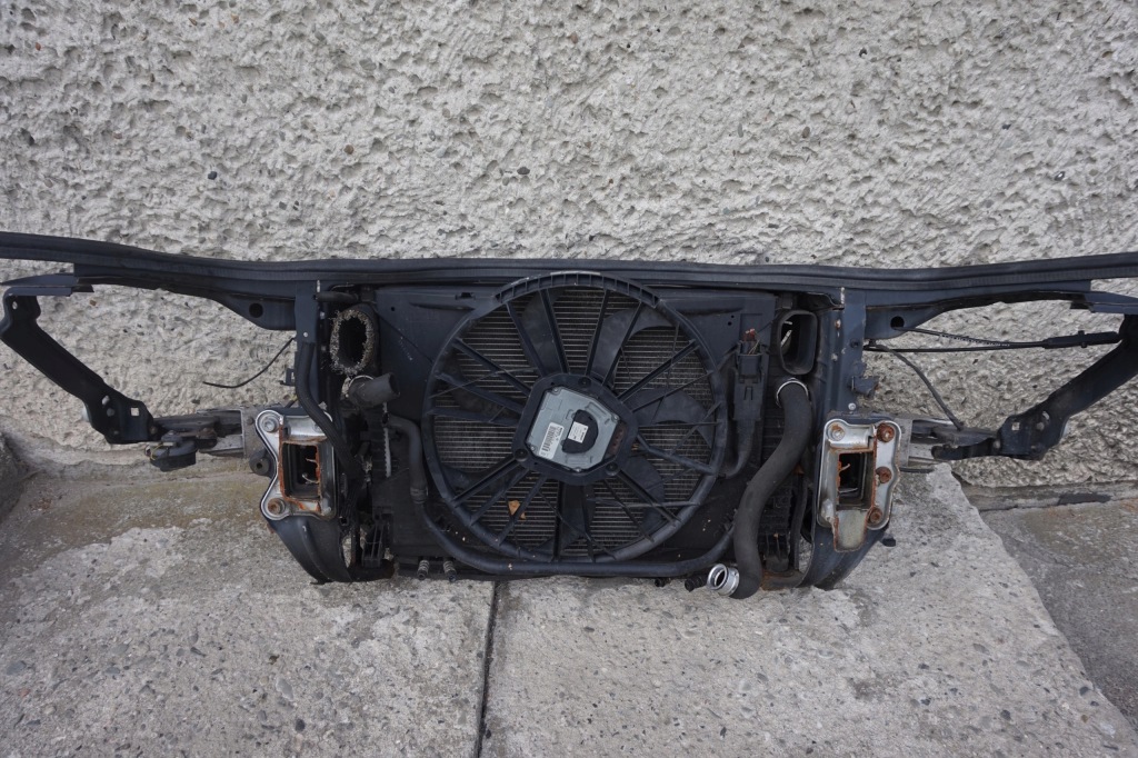 Бампер kompletny перед ford focus iii mk3 Зі Шроту