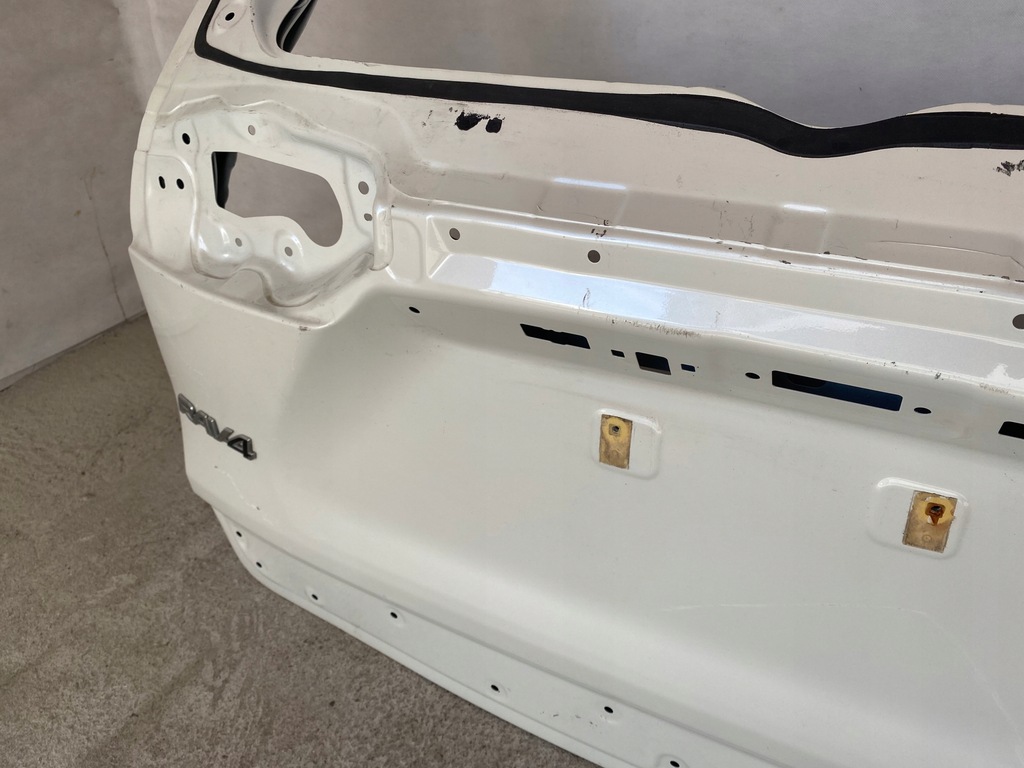 фото №11, Toyota rav4 rav-4 v 2018r- крышка багажника багажника задняя