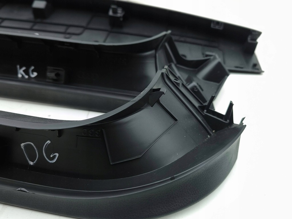 фото №12, Отделка крышки багажника audi q3 f3 a080984 2.0l бензиновый 110kw 2019