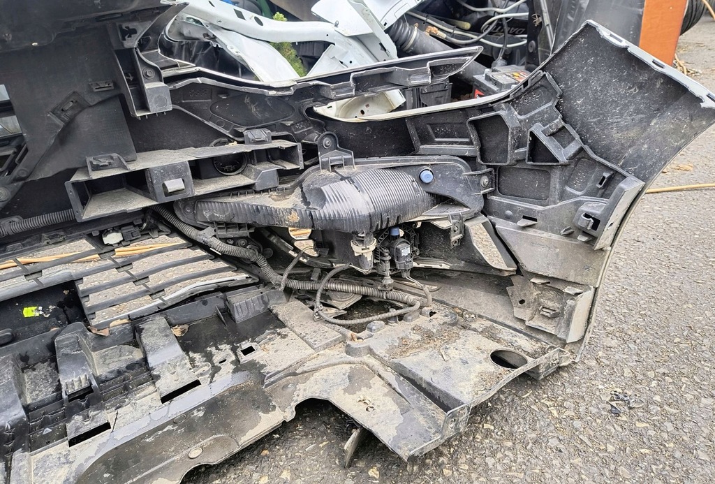 фото №9, Бампер kpl. 4xpdc датчики решітка решітка радіатора протитуманні фари джгут renault megane iv