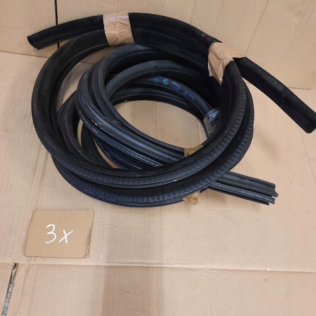 фото №6, Bmw e93 прокладка дверь левая