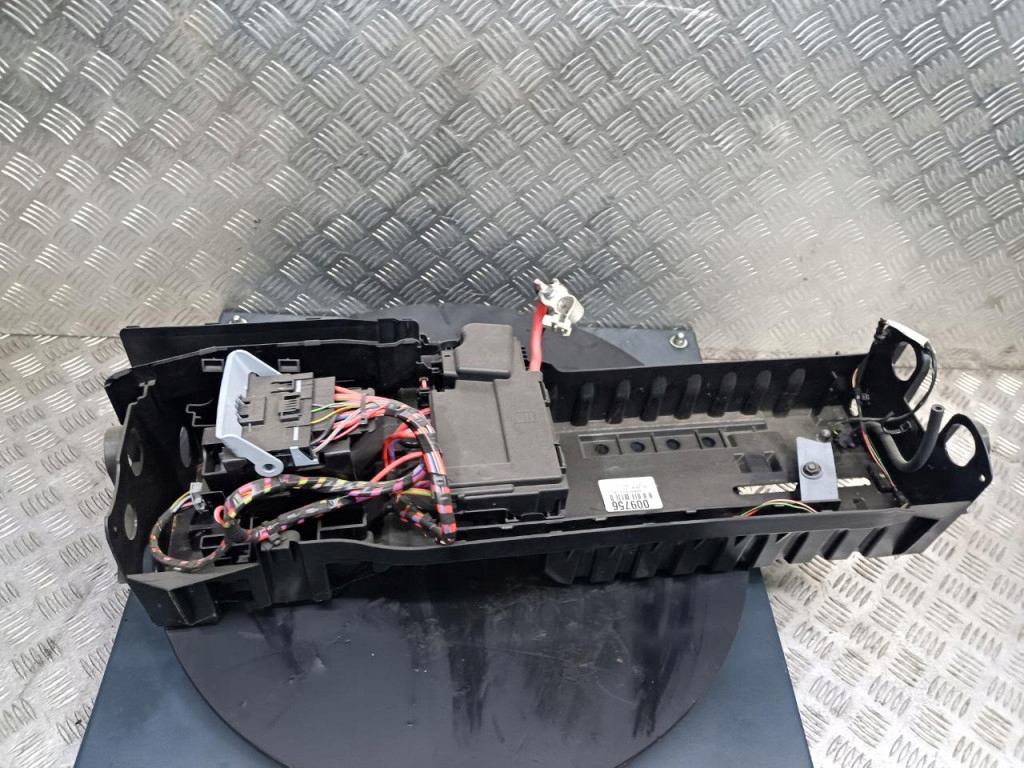 Корпус аккумулятор клемма astra k универсал 1.6 cdti 39014514 в Украине