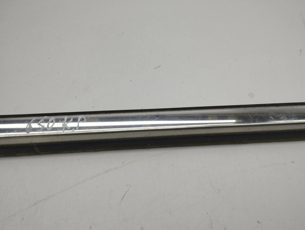 фото №6, Chrysler town & country v 2008 молдинг прокладка стекло дверь передних