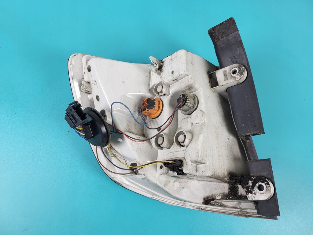 фото №10, Skoda superb ii lift 14r лампа задня права kombi led 3t9945096a