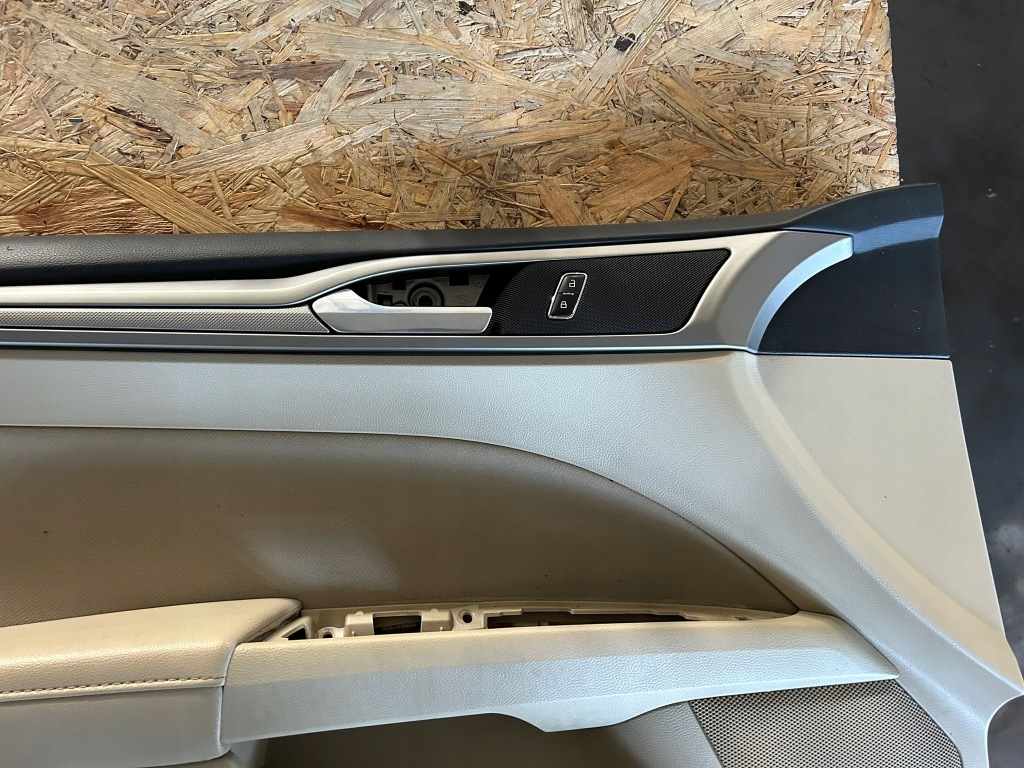 фото №4, Ford fusion mk5 обшивка дверь левый перед