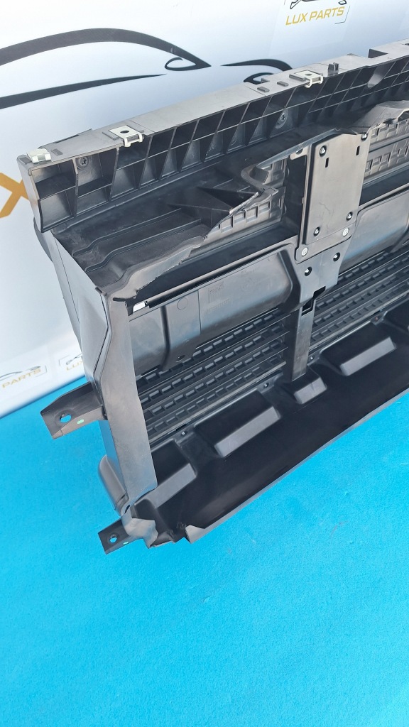 Купить Bmw 2 f45 f46 шторка жалюзи электрическая радиатора