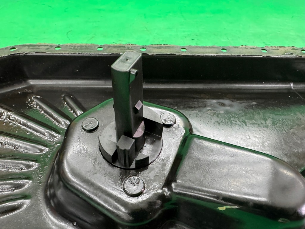 Поддон поддон масляная 057103602e датчик 1j0907660c audi a8 d3 4.0 tdi v8 02- Цена