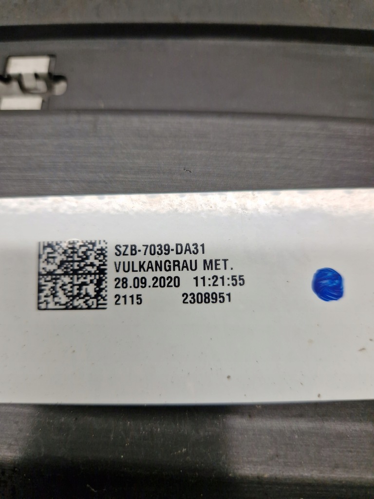 фото №8, Porsche taycan кронштейн спойлера задняя 9j1827932