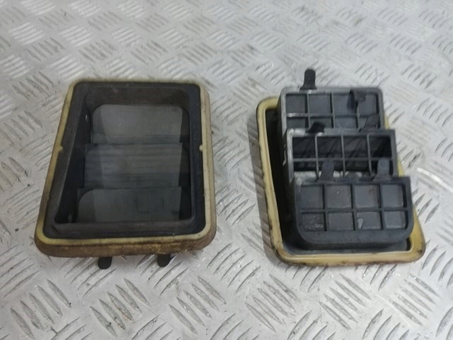 фото №1, Peugeot 308 cc решётка вентиляционная