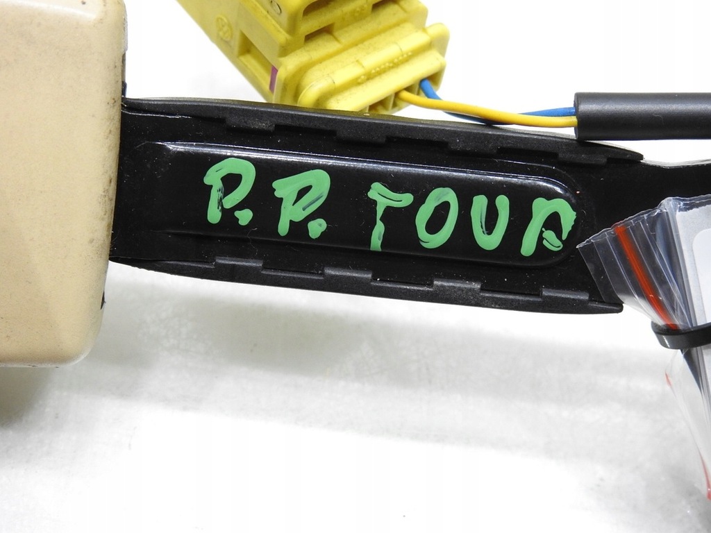 фото №6, Клипса поперечина безопасности правый перед touareg i