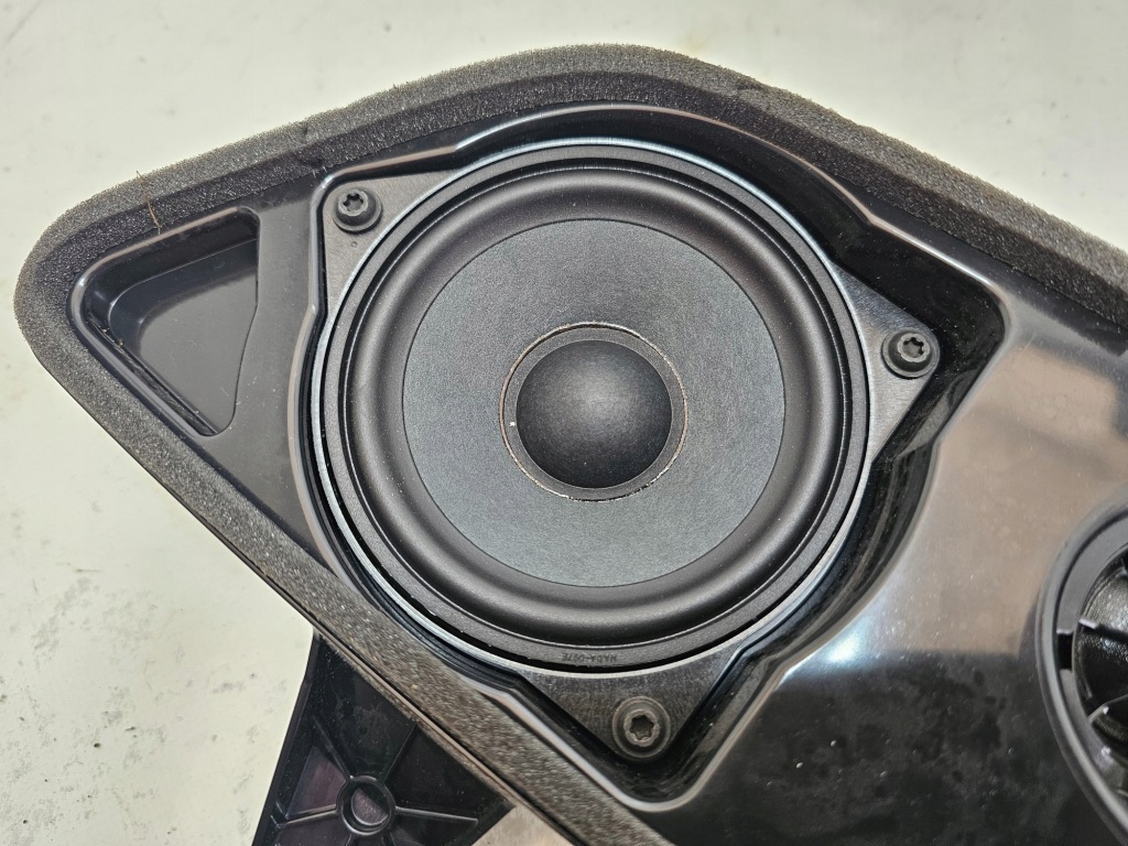 Bmw x5 g05 19- динамік стійка d harman лівий правий 2622519 америка Доставка