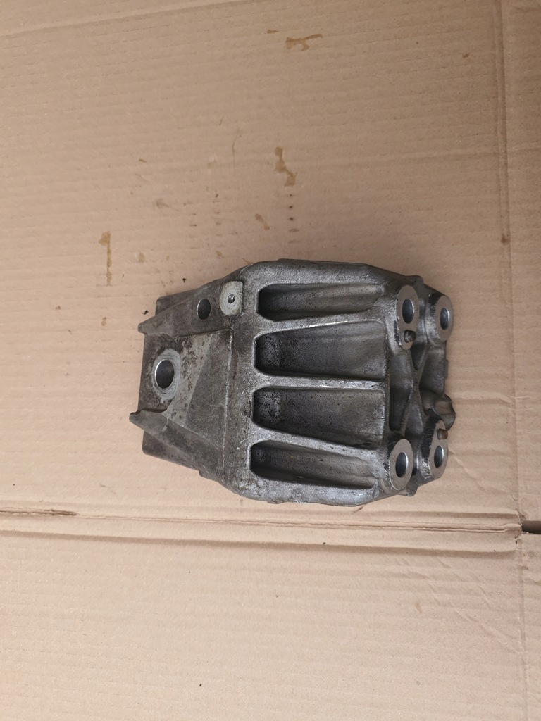 фото №1, Alfa romeo stelvio кронштейн двигуна 670051288