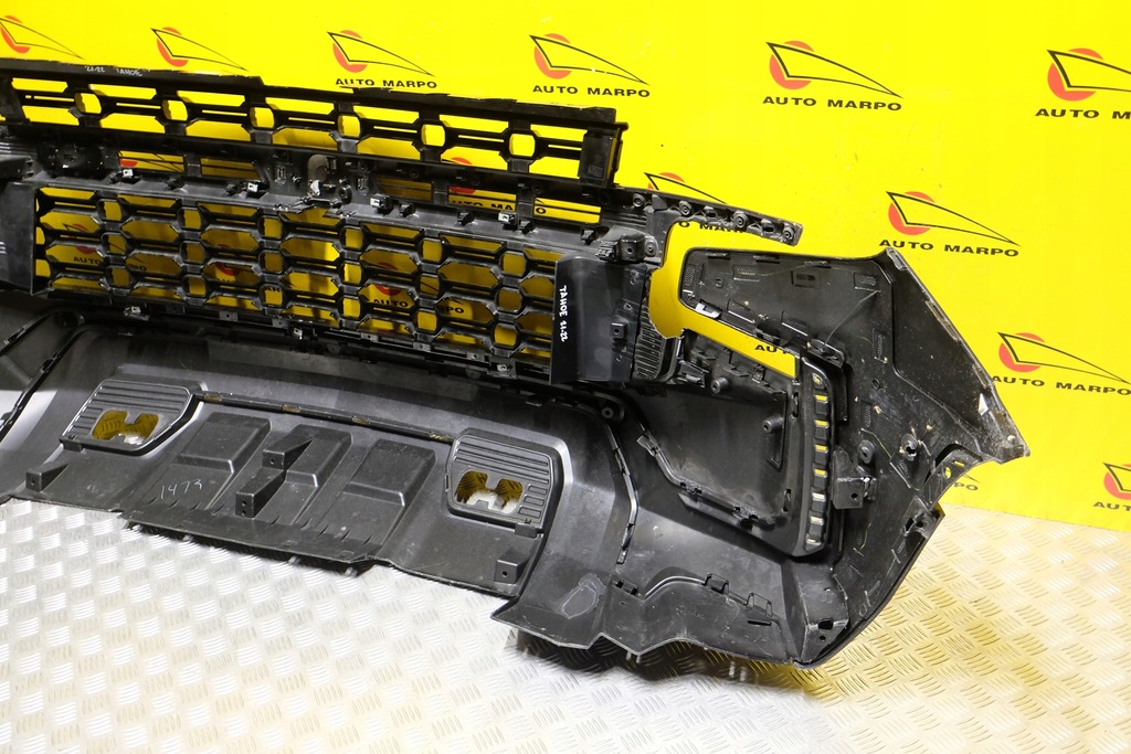 фото №13, Chevrolet tahoe suburban 2021- бампер решітка радіатора usa