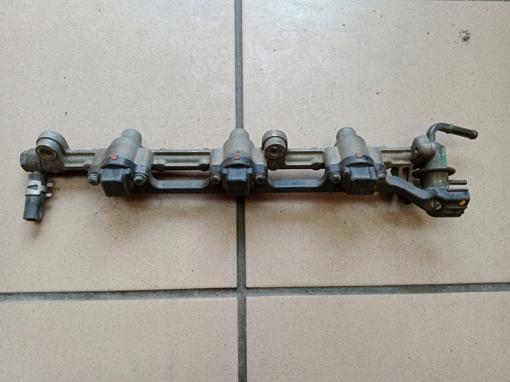 фото №15, Mazda mx-3 1,8 v6 молдинг впрыскная + форсунки