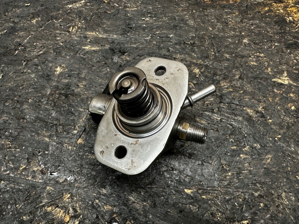 Насос пального lexus rc rx nx is iii 2.0 двигун 8ar Доставка