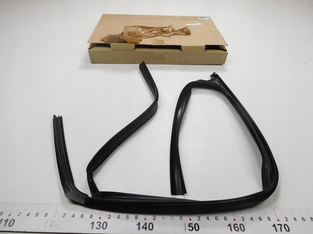 фото №6, Прокладка скло двері ford оригінальний номер 1321806