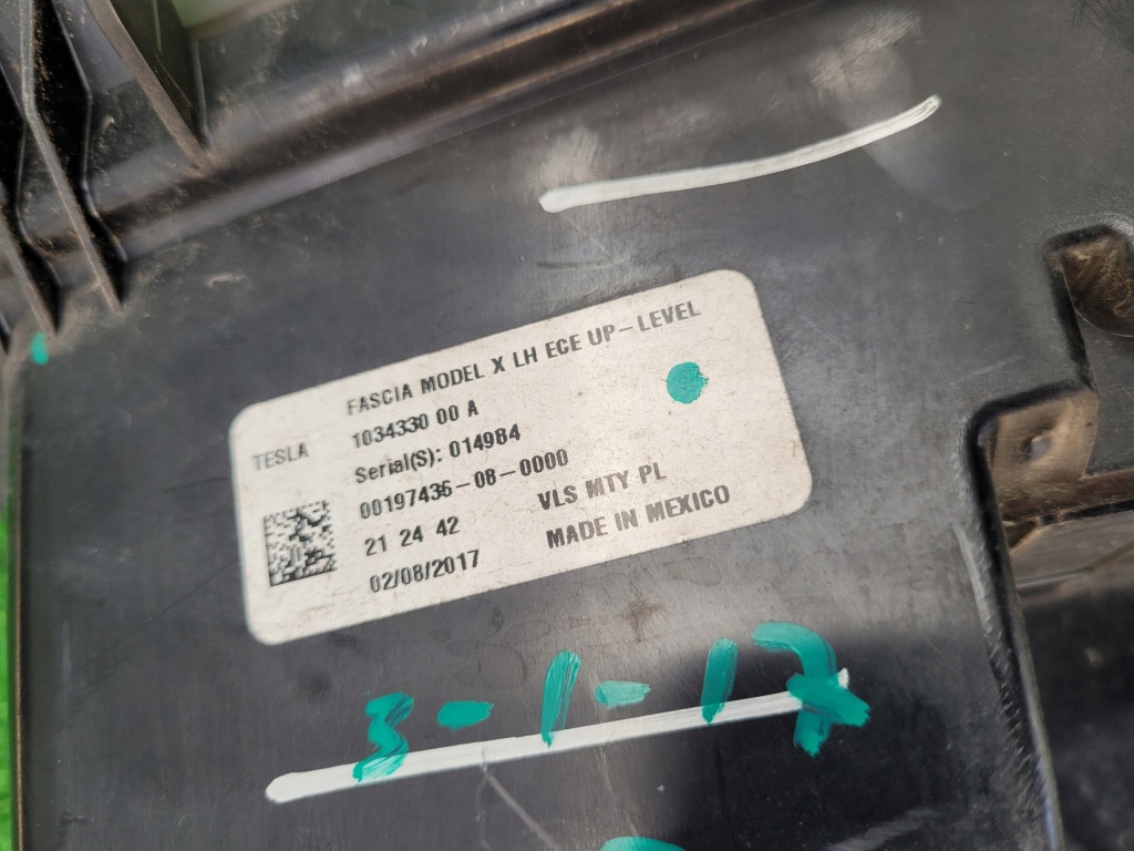 Tesla x противотуманная фара led левый drl ece up-level европа  103433000b Недорого