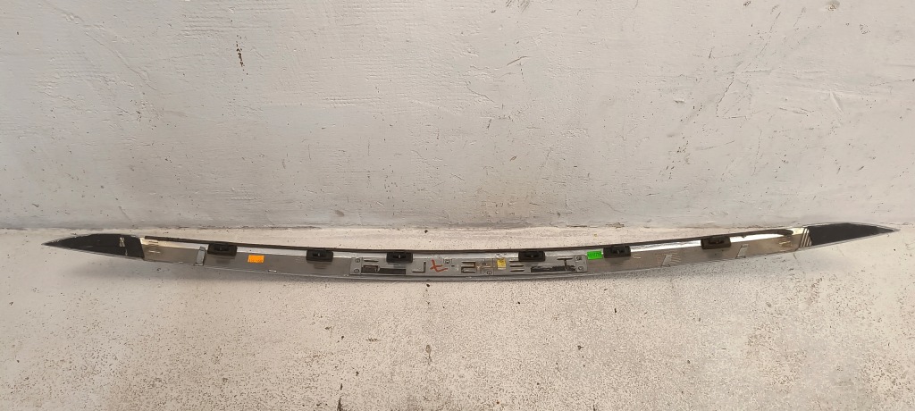 Молдинг крышки багажника tesla model x с Разборки