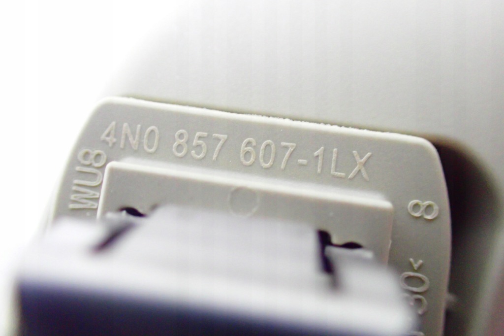 фото №7, Vw audi ручка стельовий 4n0857607