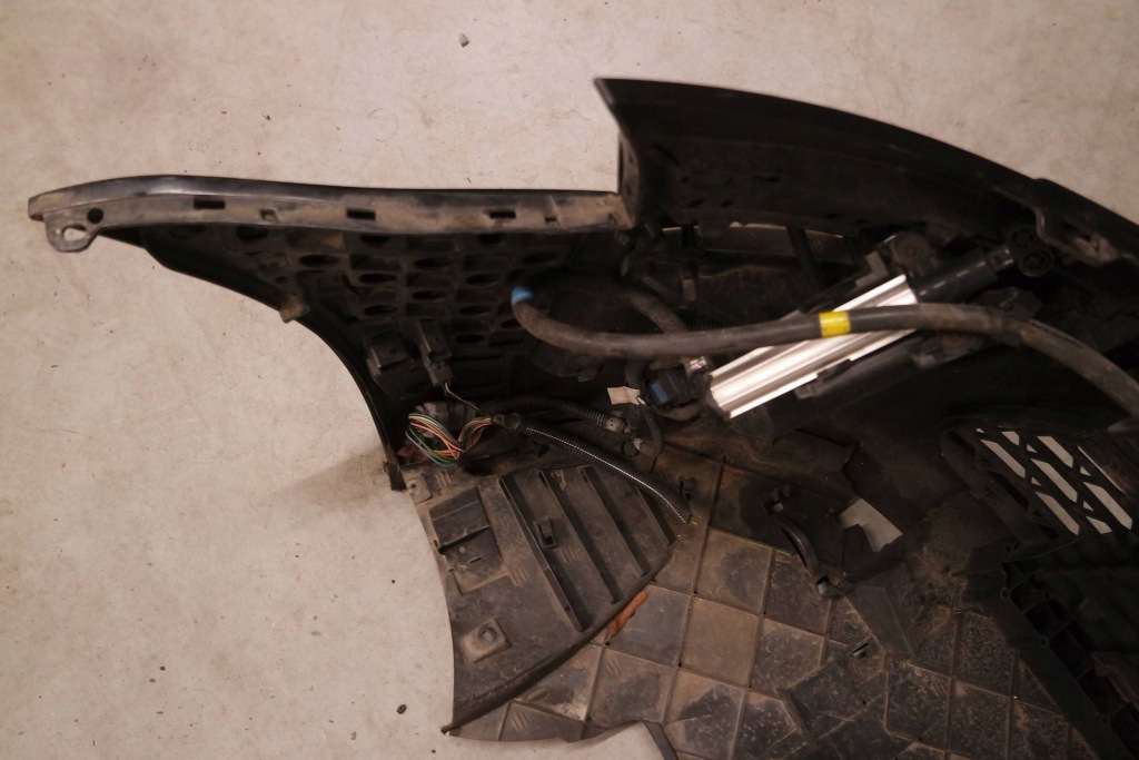 фото №7, Бампер передній перед citroen c4 picasso i lift pdc омивачі