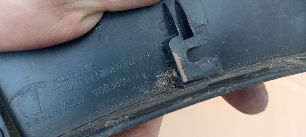Молдинг на крыло передний левый tesla y 21-23rok 1683859-00-a 1683863-00-a Киев