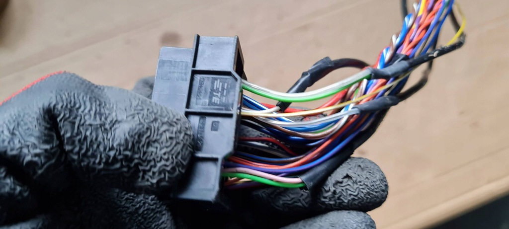 фото №11, Q3 83a штекер колодка радио 8x0035444 q5 q3 a6 a4 b9 q3 q7 4m