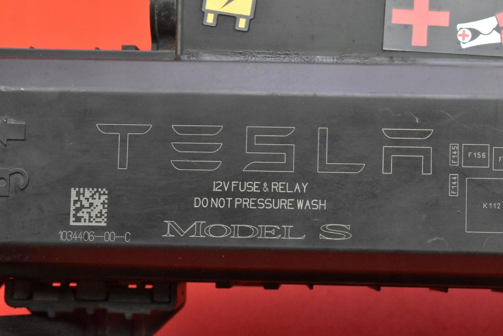 Коробка предохранителей 1034405-00-d tesla model s 772 km 12-20 Киев