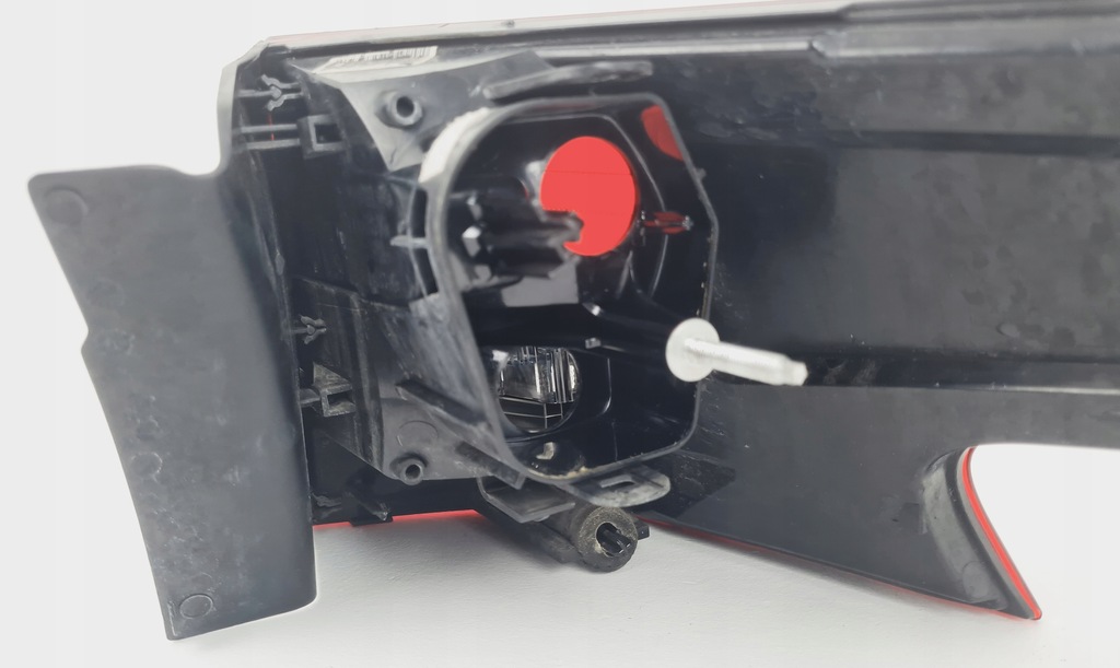 фото №10, Citroen c5 iii lift лампа задня ліва w крила kombi