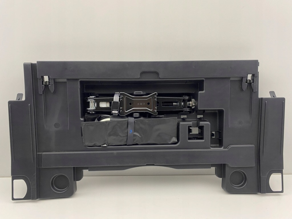 фото №1, Audi a5 8t lift sportback пол багажника бардачок набор ремонтный 17-