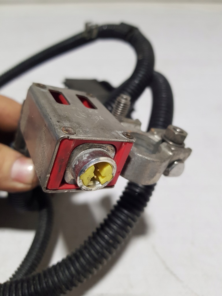 фото №3, Mercedes slk slc r172 w172 шланг плюсовой клемма пиротехническая