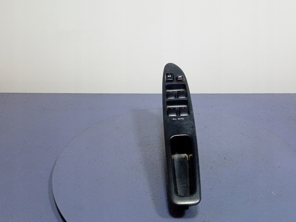 фото №1, Toyota avensis verso панель вікон лівий перед 84040-44030