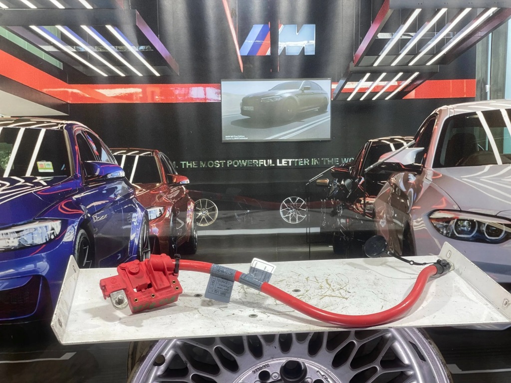 фото №1, Bmw 5gt f07 клема піротехнічна плюсова кабель