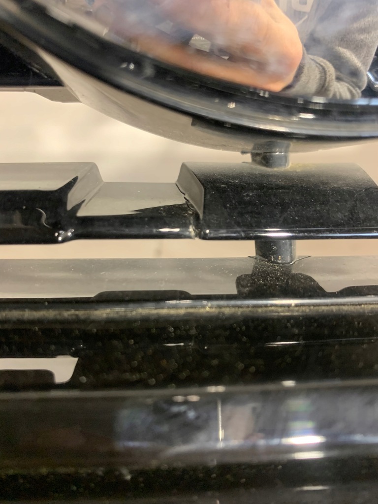 фото №5, Volvo xc40 r-design бампер перед передний решётка радиатора