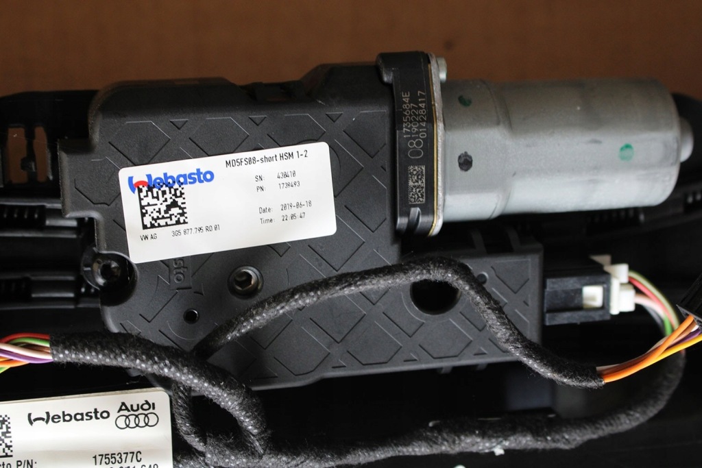 фото №8, Audi e-tron крыша стеклянный solar панорама 83a877041 83a 877 041 люк so