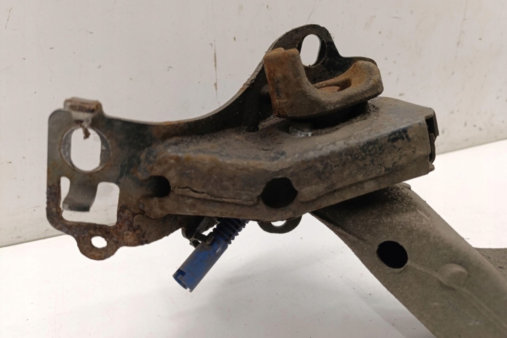 фото №6, Поворотний кулак задня ліва mini countryman r60 9813210 1.6l бензиновий 2016